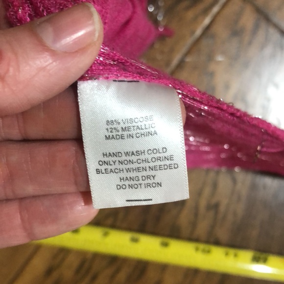 1 hot pink scarf! Very thin! Sliver and pink! - Picture 3 of 5